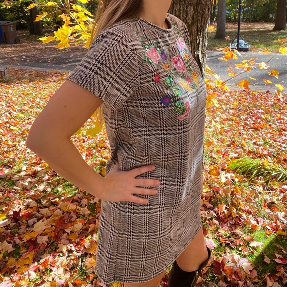 Zara houndstooth dress with ornament size L - Picture 1 of 13